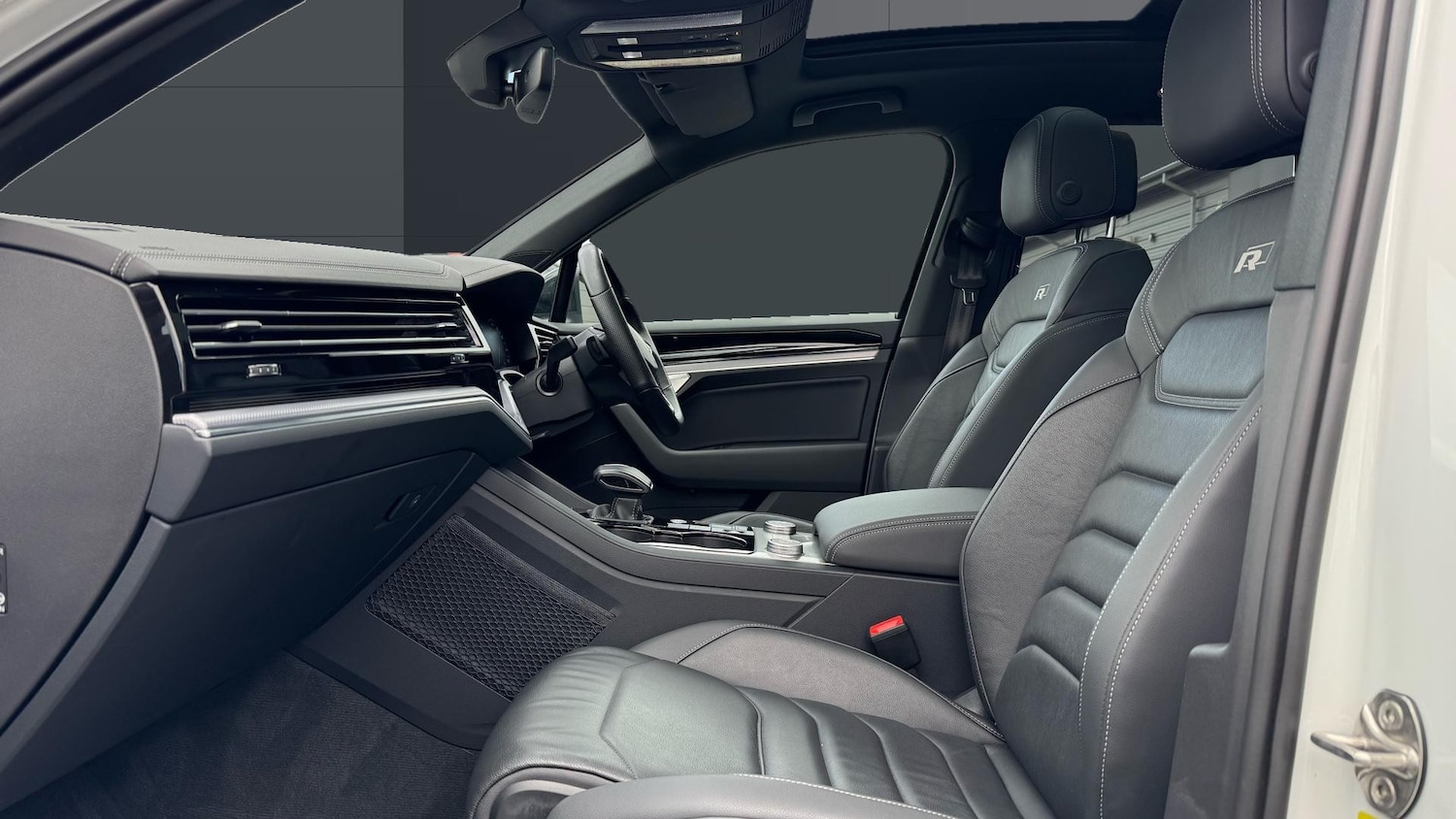 Used Volkswagen Touareg 2020 for sale - 76405178: Photo 3