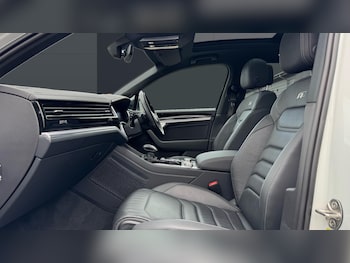 Used Volkswagen Touareg 2020 for sale - 76405178: Photo