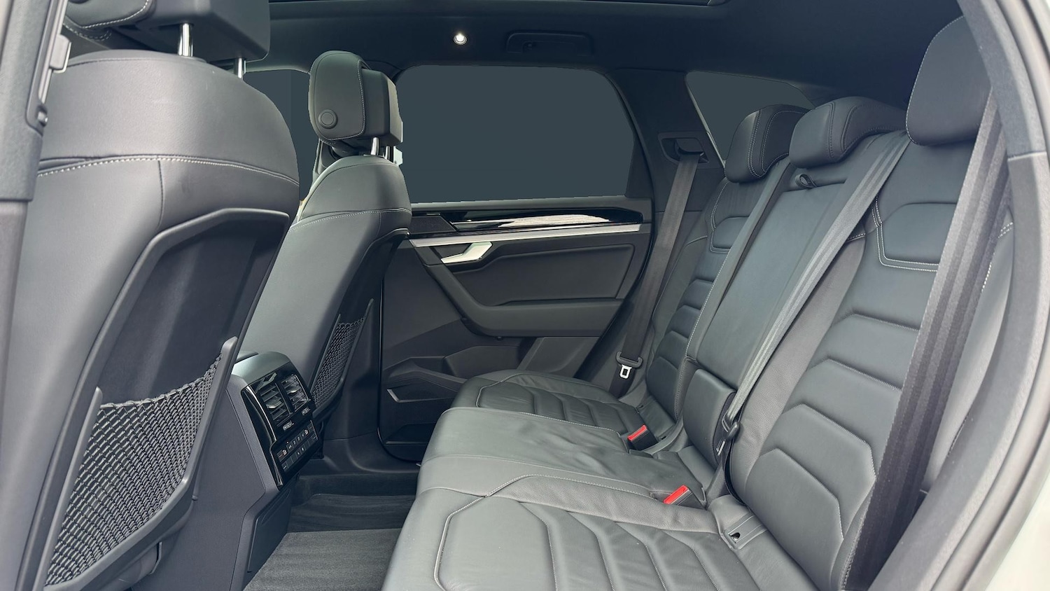 Used Volkswagen Touareg 2020 for sale - 76405178: Photo 4