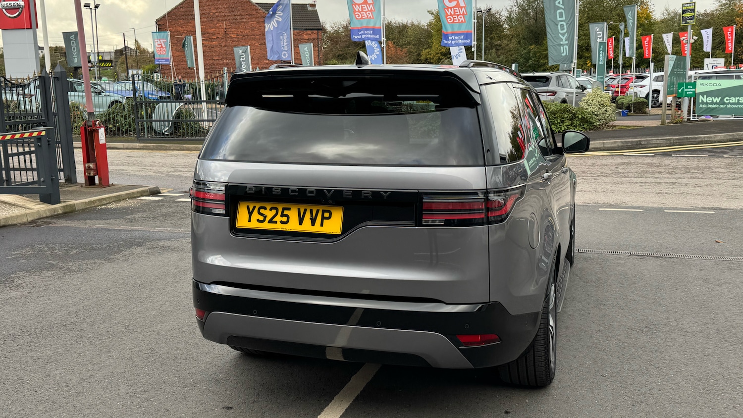 Used Land Rover Discovery 2025 for sale - 76392208: Photo 28