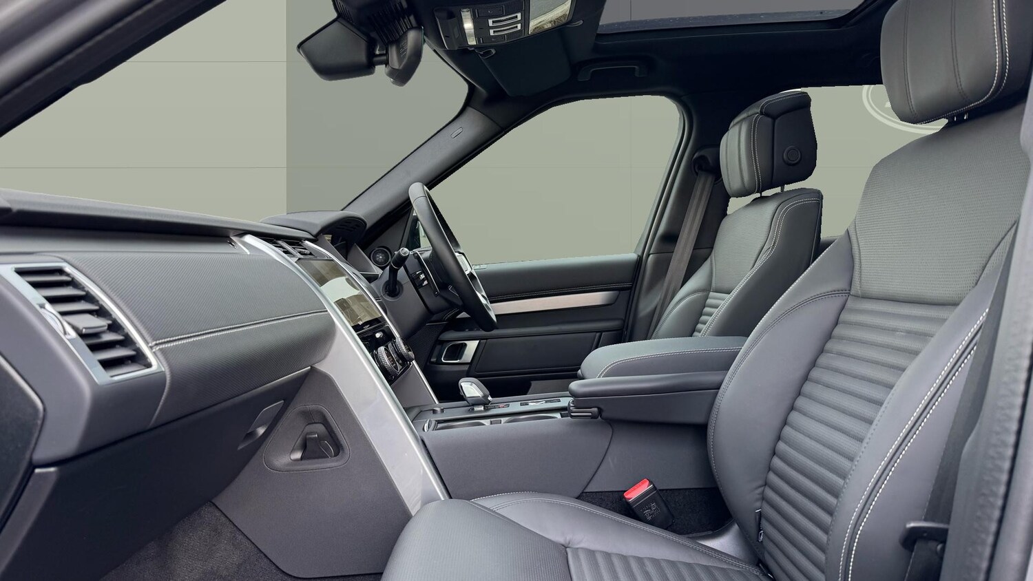 Used Land Rover Discovery 2025 for sale - 76392208: Photo 3