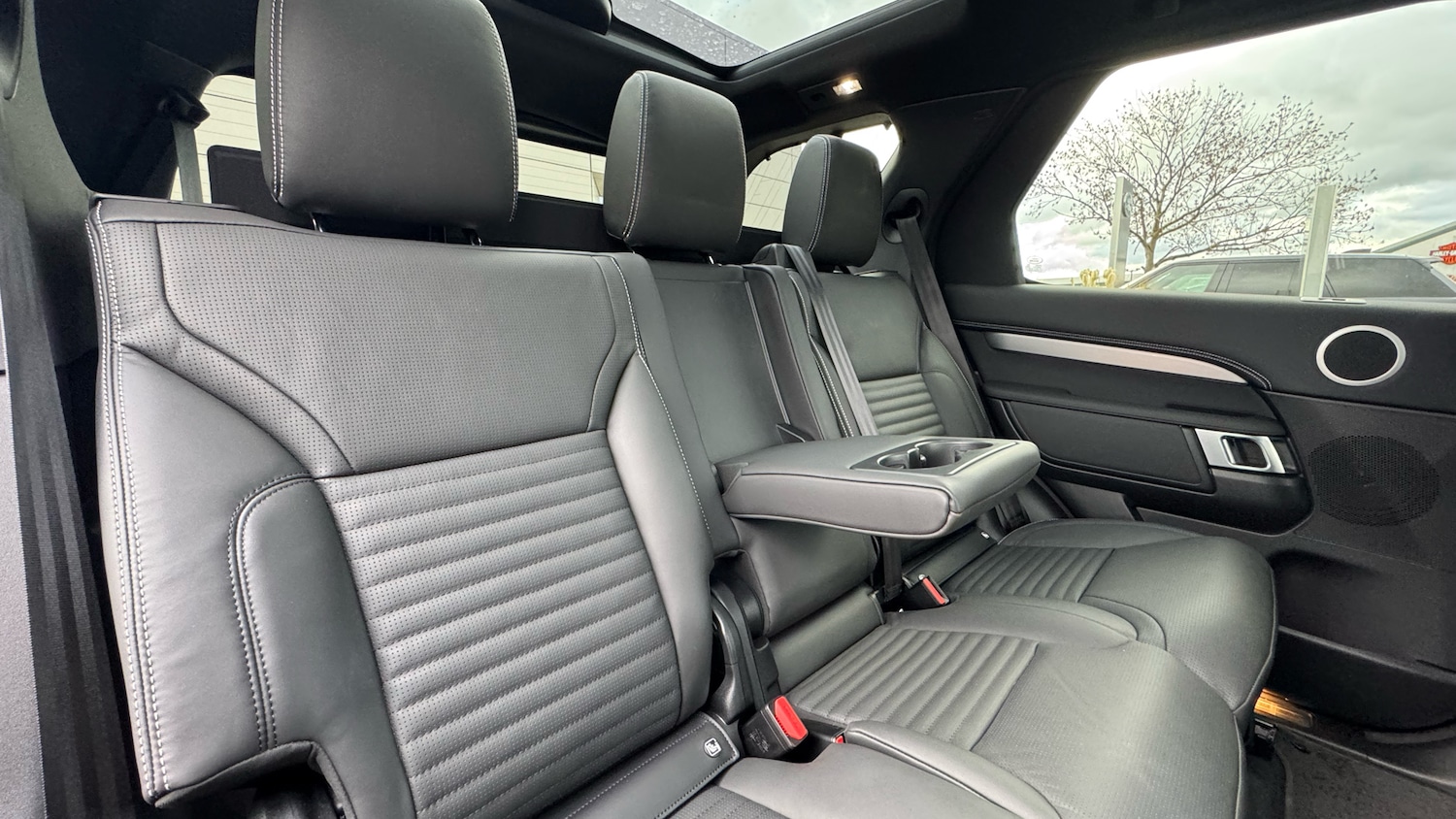 Used Land Rover Discovery 2025 for sale - 76392208: Photo 33