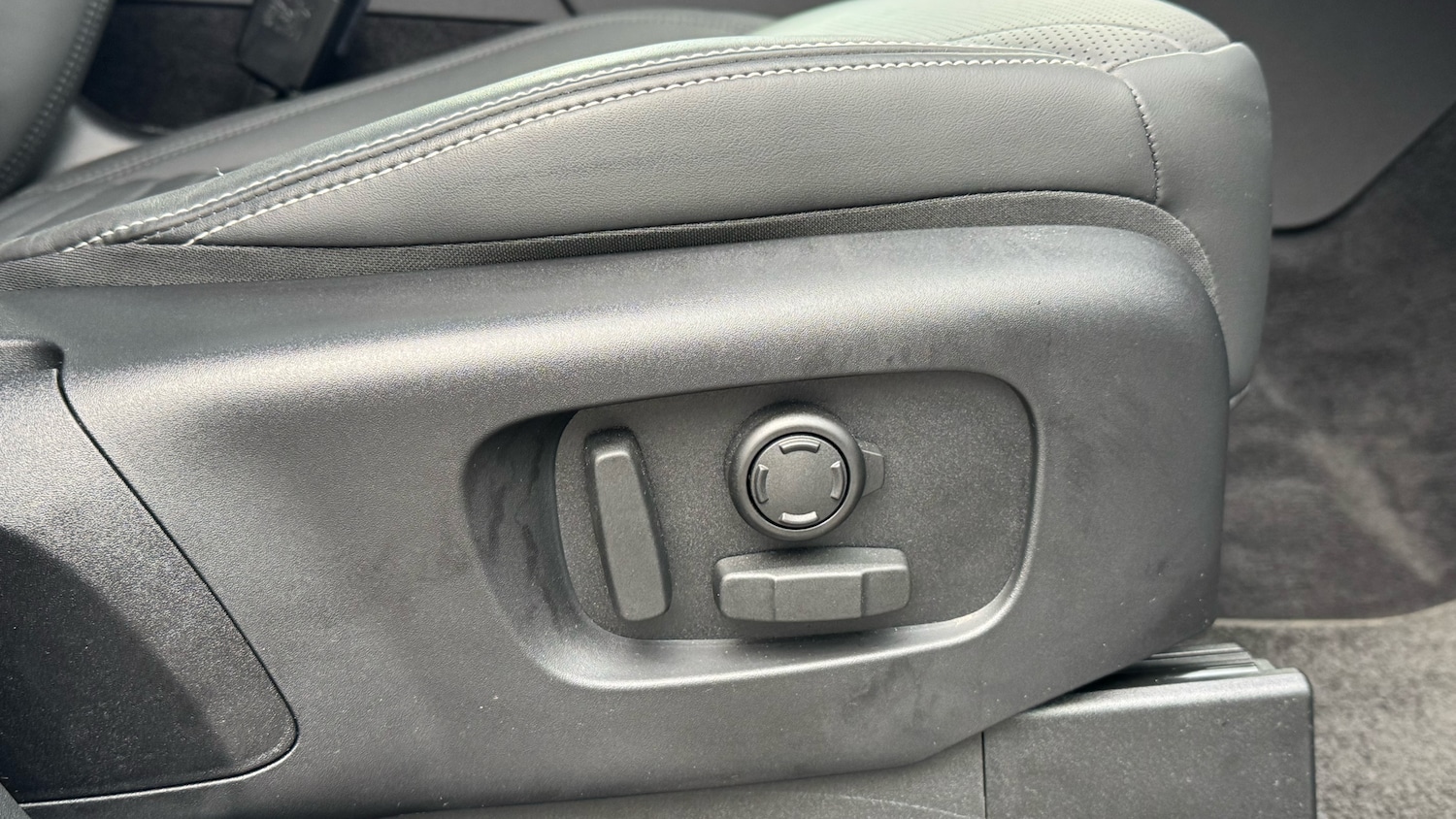 Used Land Rover Discovery 2025 for sale - 76392208: Photo 36