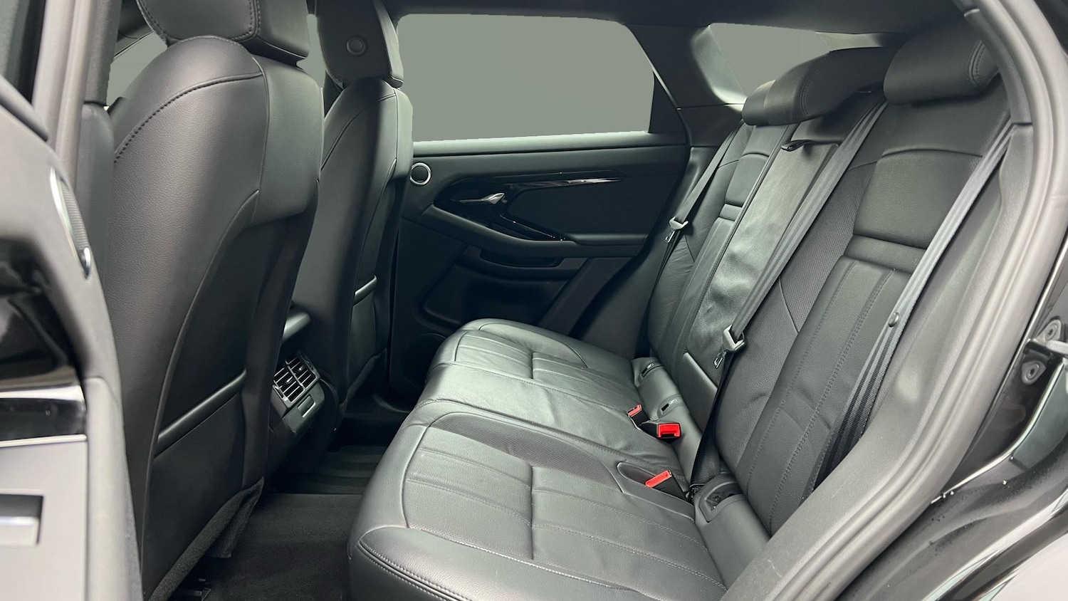 Used Land Rover Range Rover Evoque 2024 for sale - 77650190: Photo 4