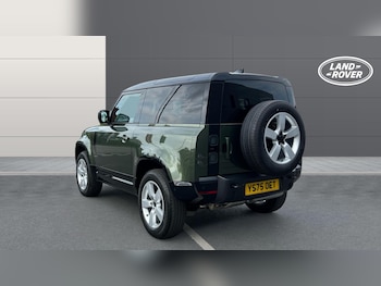 Used Land Rover Defender 2025 for sale - 79098147: Photo
