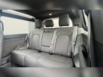 Used Land Rover Defender 2025 for sale - 79098147: Photo