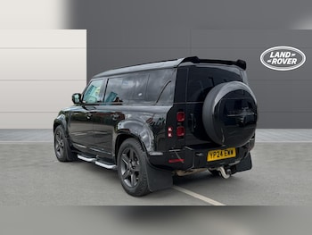 Used Land Rover Defender 2024 for sale - 78681169: Photo