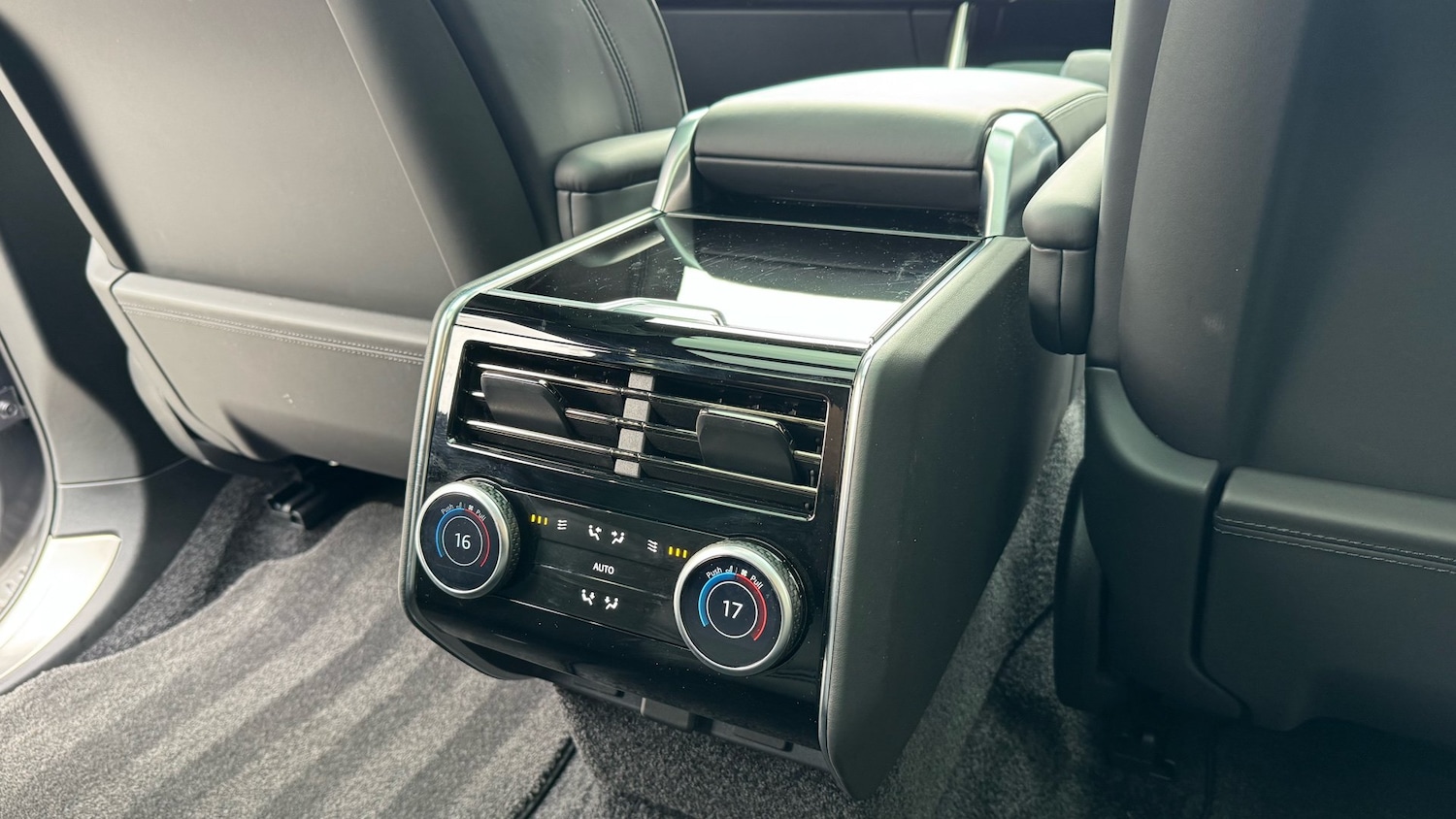 Used Land Rover Range Rover 2025 for sale - 77026016: Photo 18