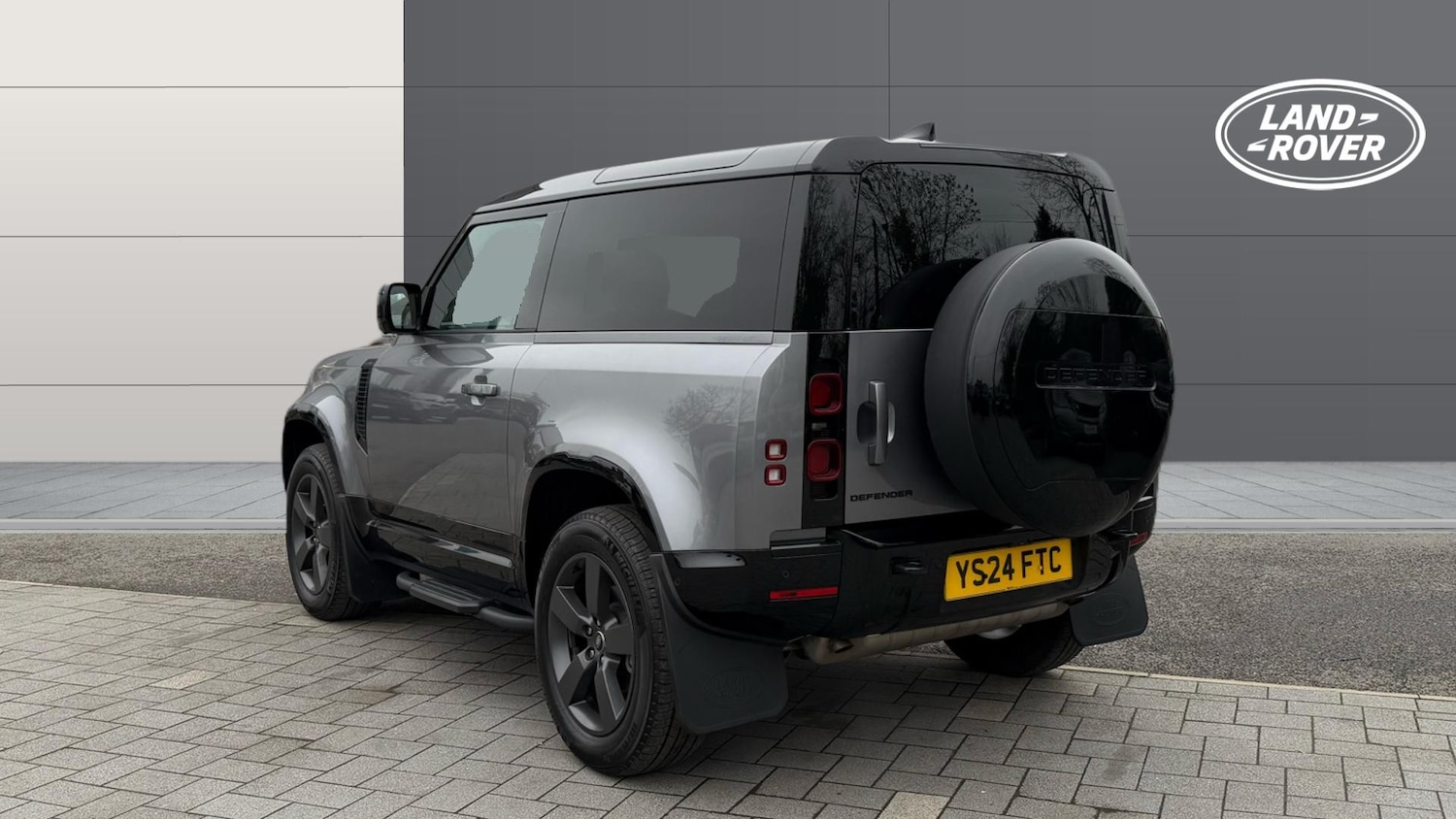 Used Land Rover Defender 2024 for sale - 77450280: Photo 2