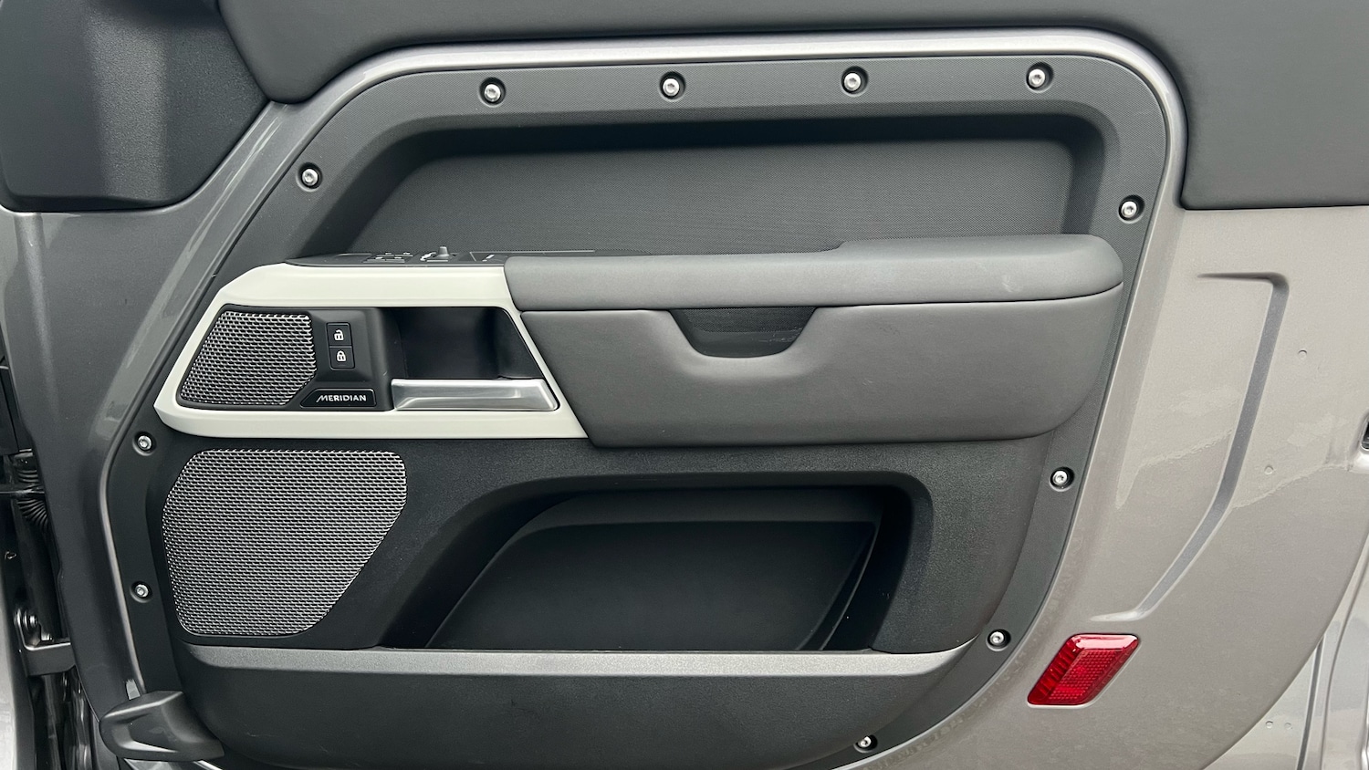 Used Land Rover Defender 2024 for sale - 77450280: Photo 31