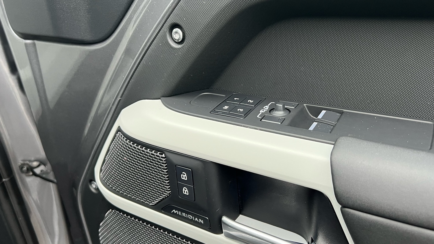 Used Land Rover Defender 2024 for sale - 77450280: Photo 32