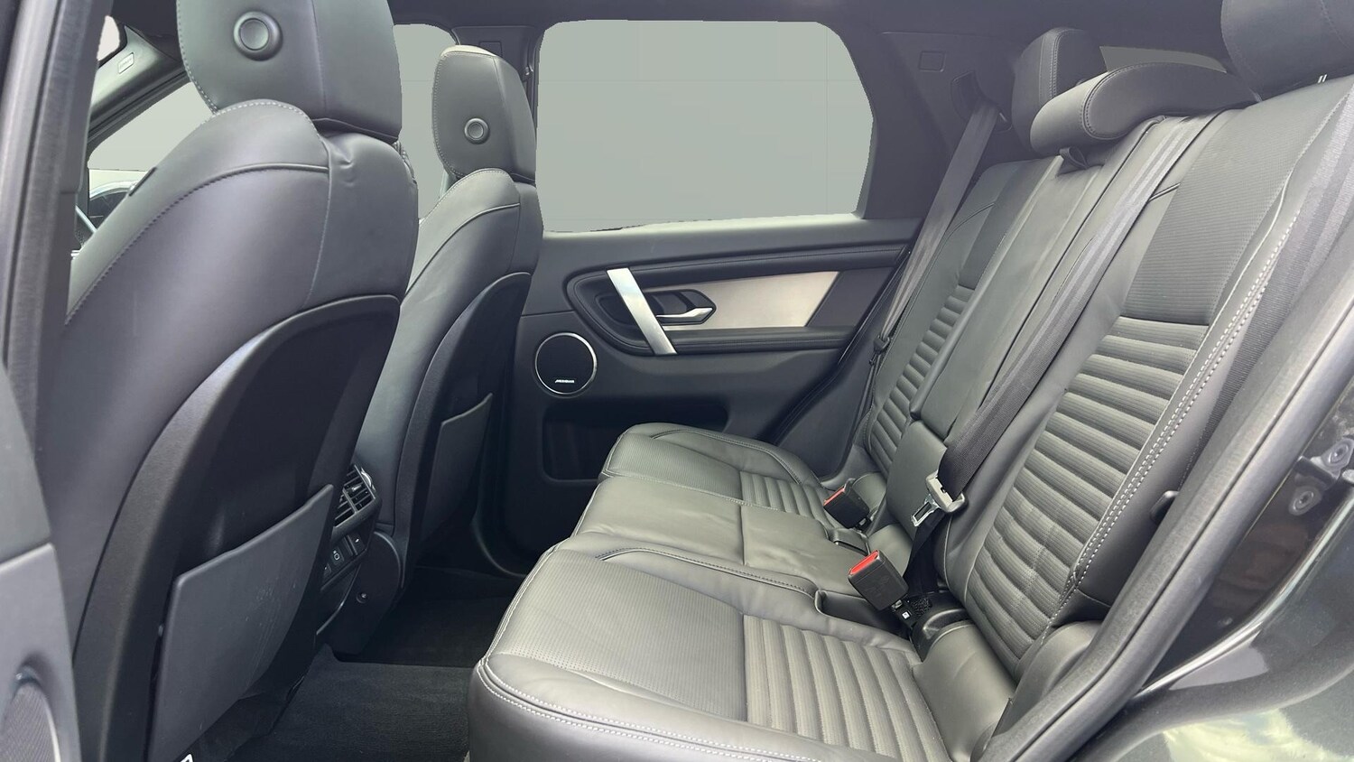 Used Land Rover Discovery Sport 2025 for sale - 76209188: Photo 4