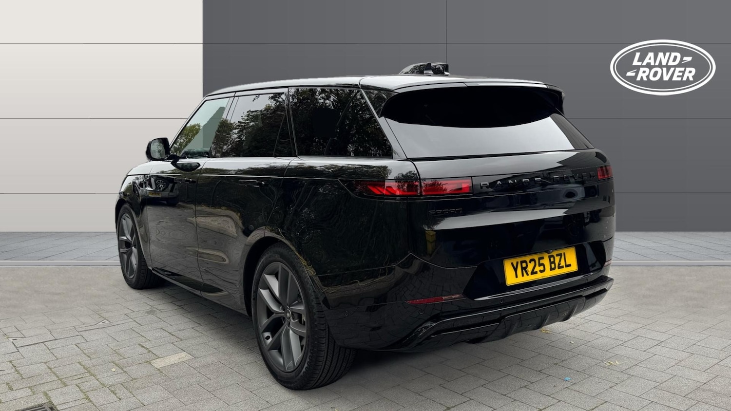 Used Land Rover Range Rover Sport 2025 for sale - 76612514: Photo 2