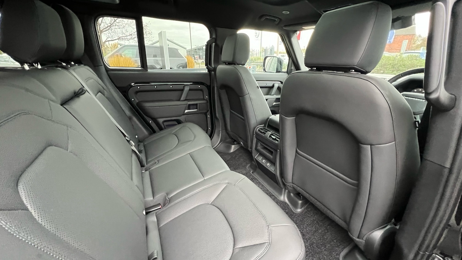 Used Land Rover Defender 2025 for sale - 77159088: Photo 32