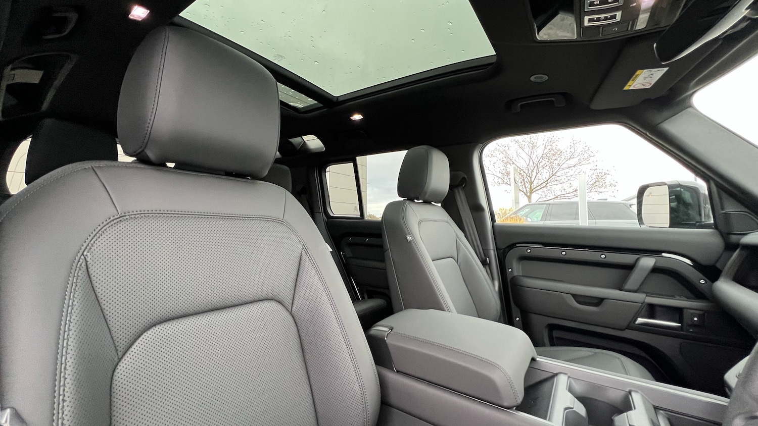 Used Land Rover Defender 2025 for sale - 77159088: Photo 37