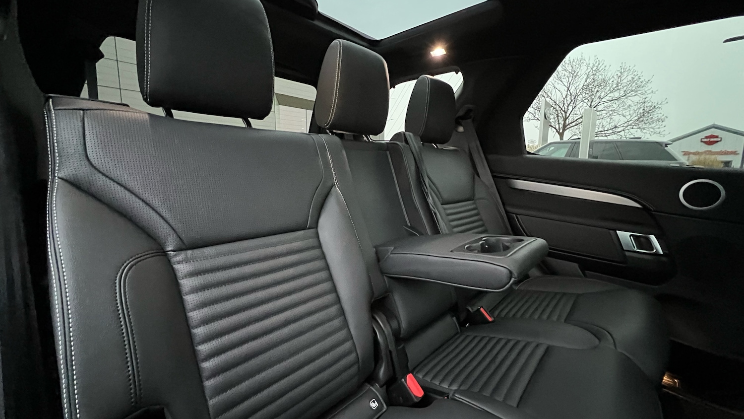 Used Land Rover Discovery 2025 for sale - 77167921: Photo 33