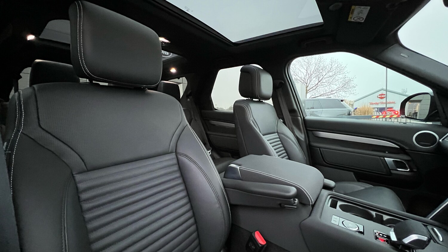 Used Land Rover Discovery 2025 for sale - 77167921: Photo 37