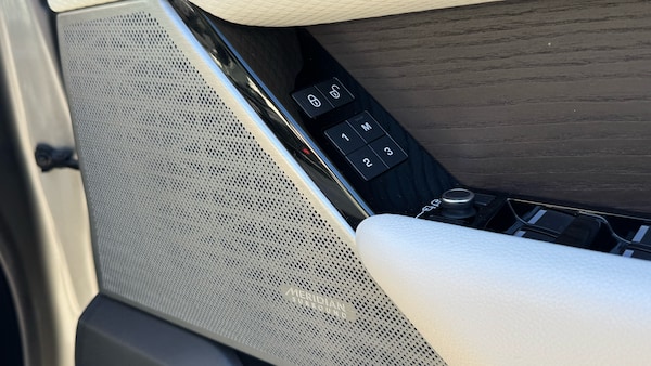 Used Land Rover Range Rover Velar 2018 for sale - 76263192: Photo 35