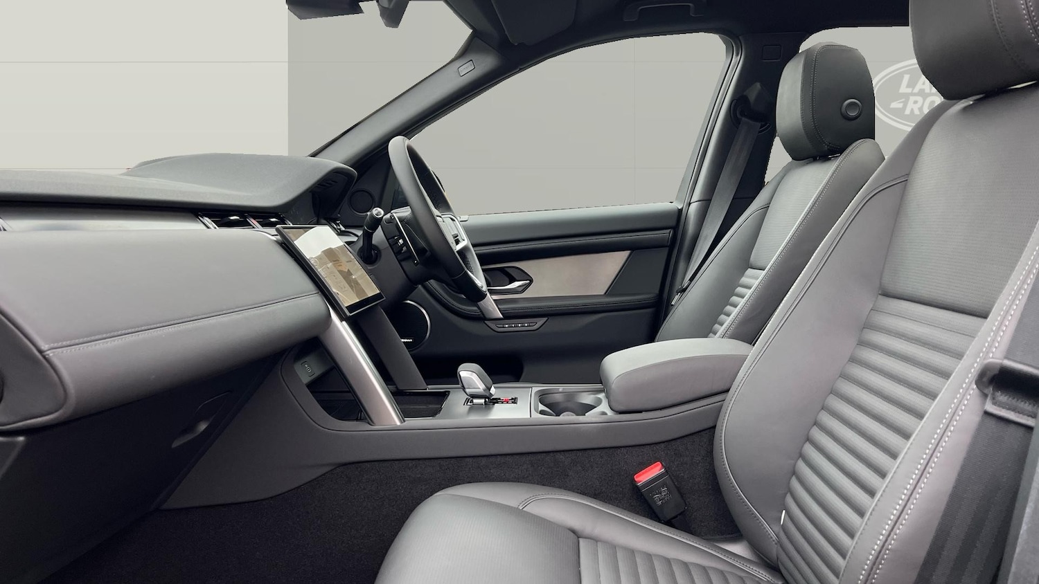 Used Land Rover Discovery Sport 2025 for sale - 77159091: Photo 3