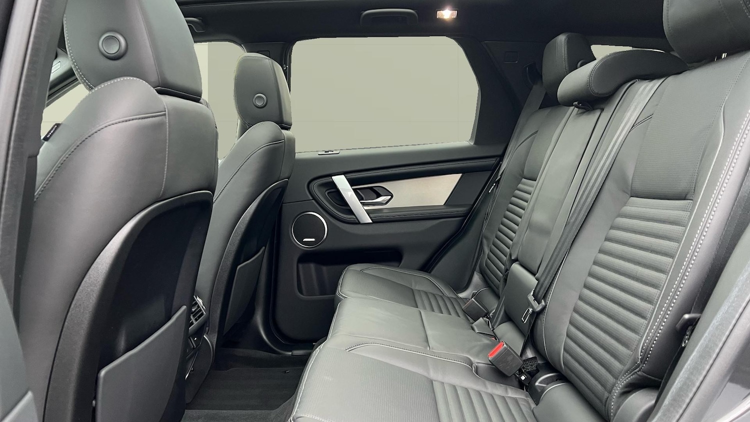 Used Land Rover Discovery Sport 2025 for sale - 77159091: Photo 4