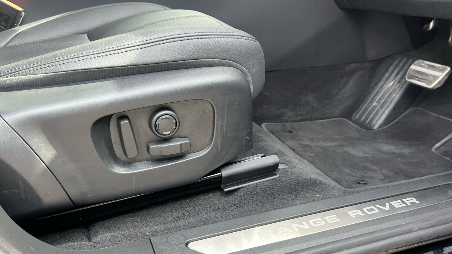 Used Land Rover Range Rover Evoque 2025 for sale - 76194733: Photo 37