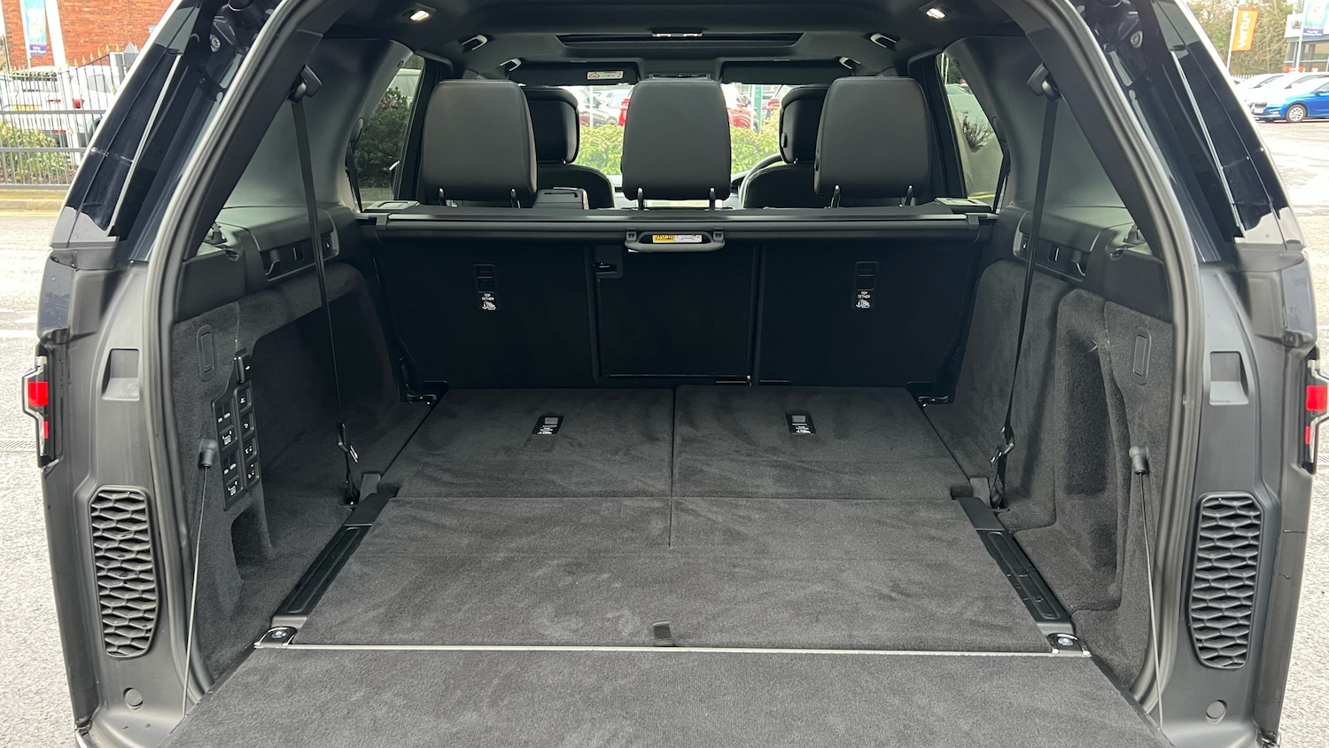 Used Land Rover Discovery 2025 for sale - 77113264: Photo 10