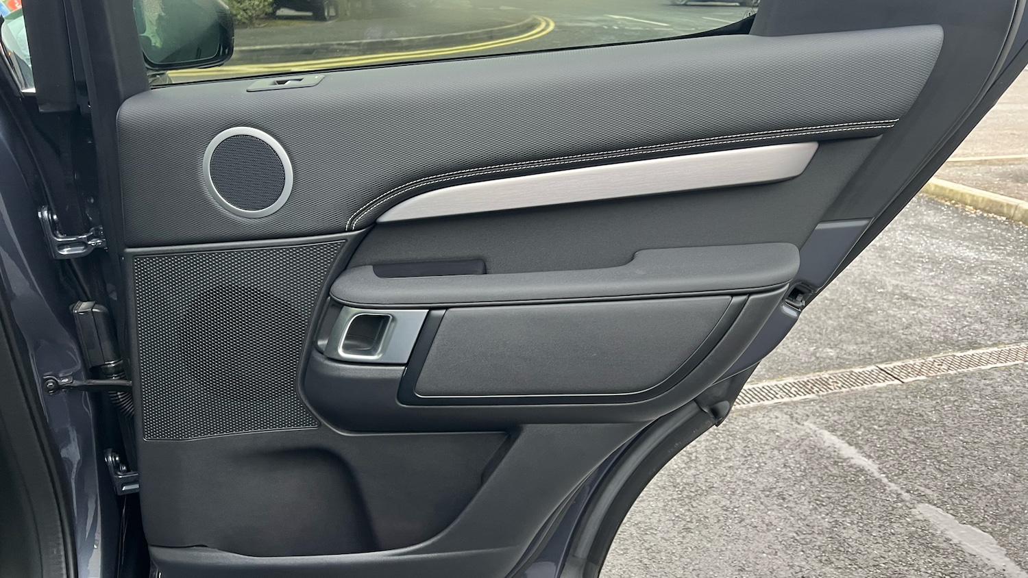 Used Land Rover Discovery 2025 for sale - 77113264: Photo 32