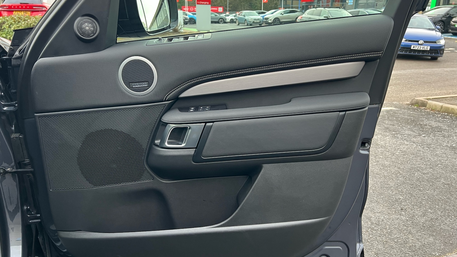 Used Land Rover Discovery 2025 for sale - 77113264: Photo 35