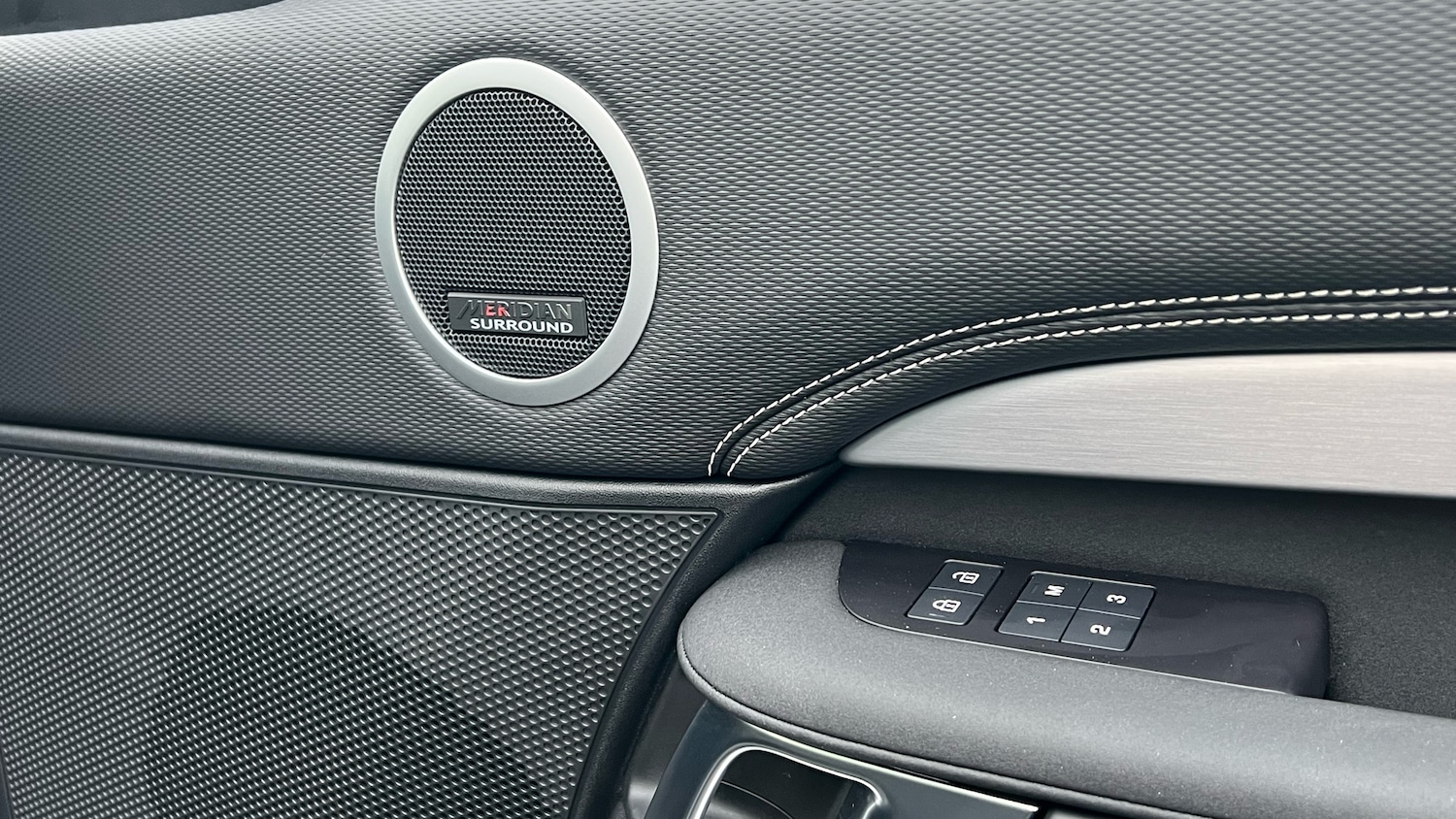 Used Land Rover Discovery 2025 for sale - 77113264: Photo 36