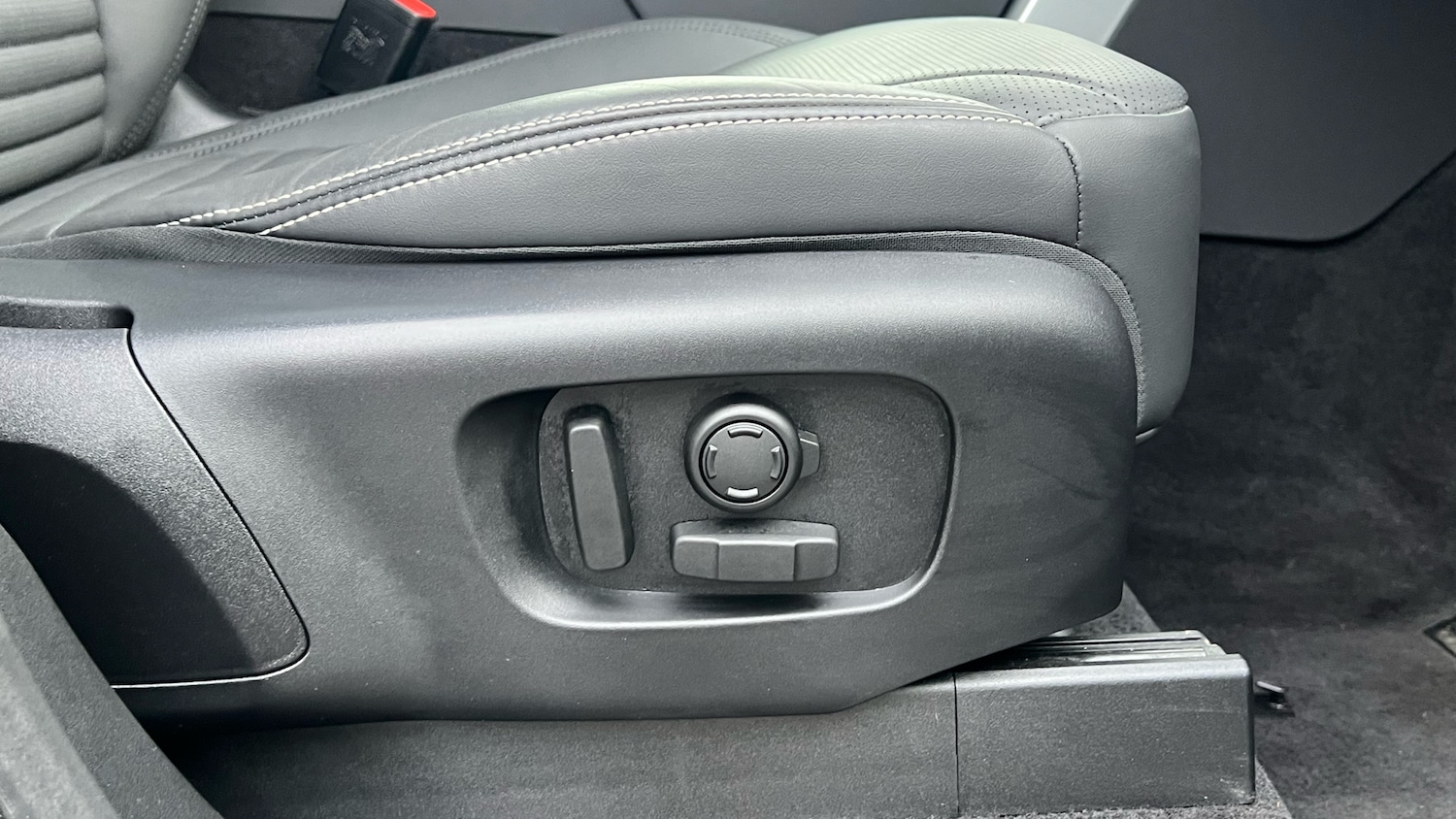 Used Land Rover Discovery 2025 for sale - 77113264: Photo 37