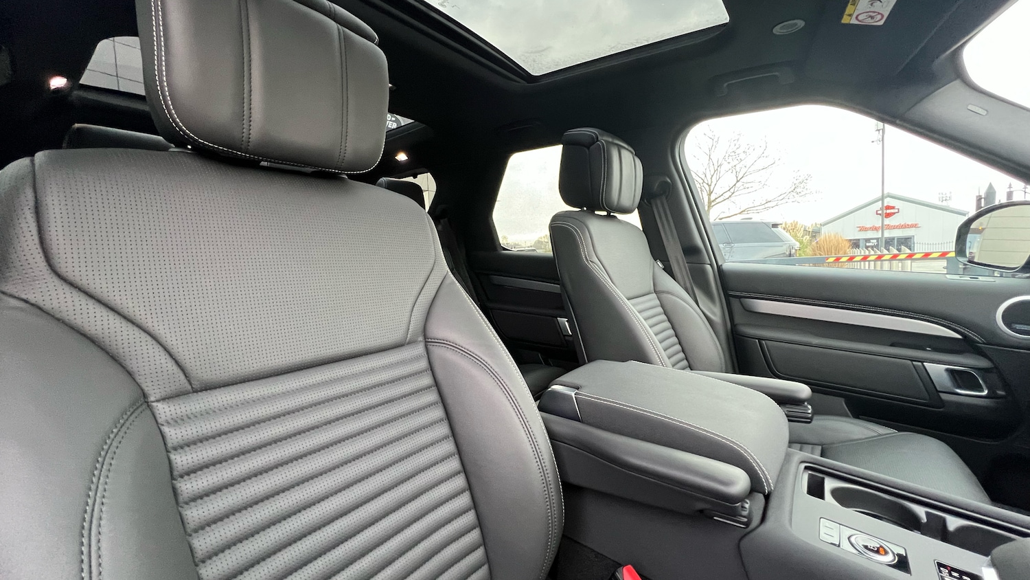 Used Land Rover Discovery 2025 for sale - 77113264: Photo 38