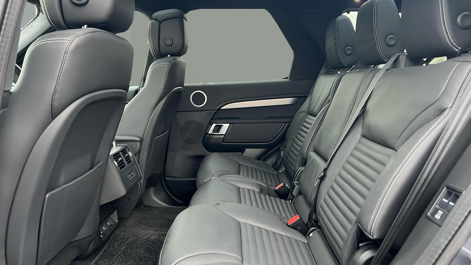 Used Land Rover Discovery 2025 for sale - 77113264: Photo 4