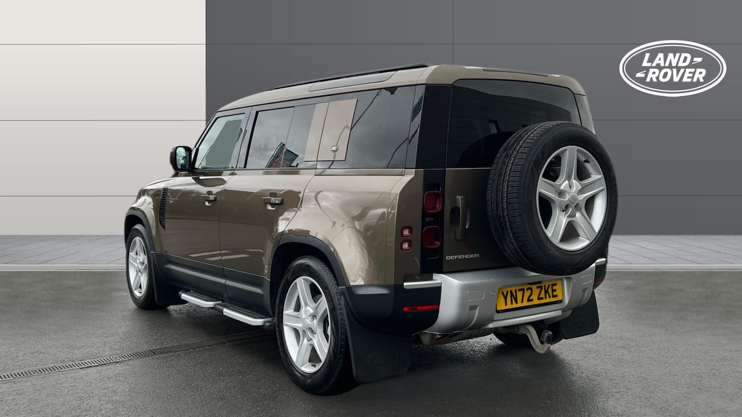 Used Land Rover Defender 2022 for sale - 77264279: Photo 2
