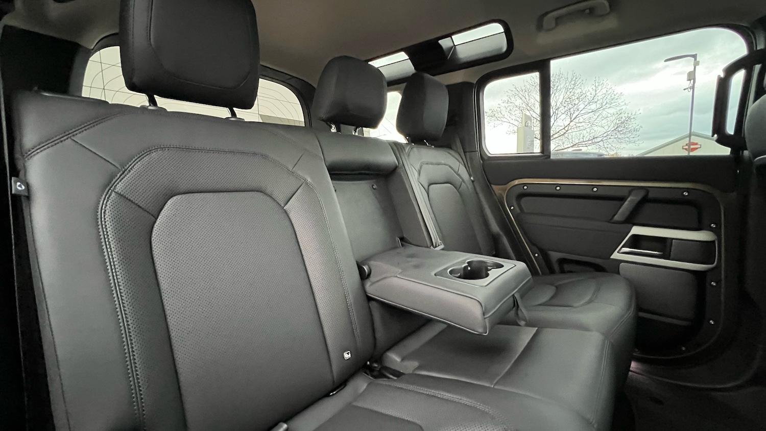 Used Land Rover Defender 2022 for sale - 77264279: Photo 33