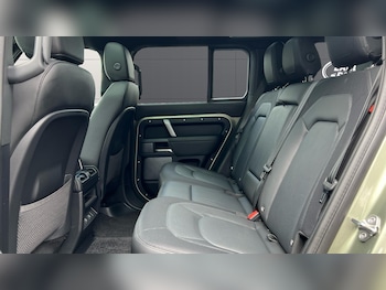 Used Land Rover Defender 2024 for sale - 78565417: Photo