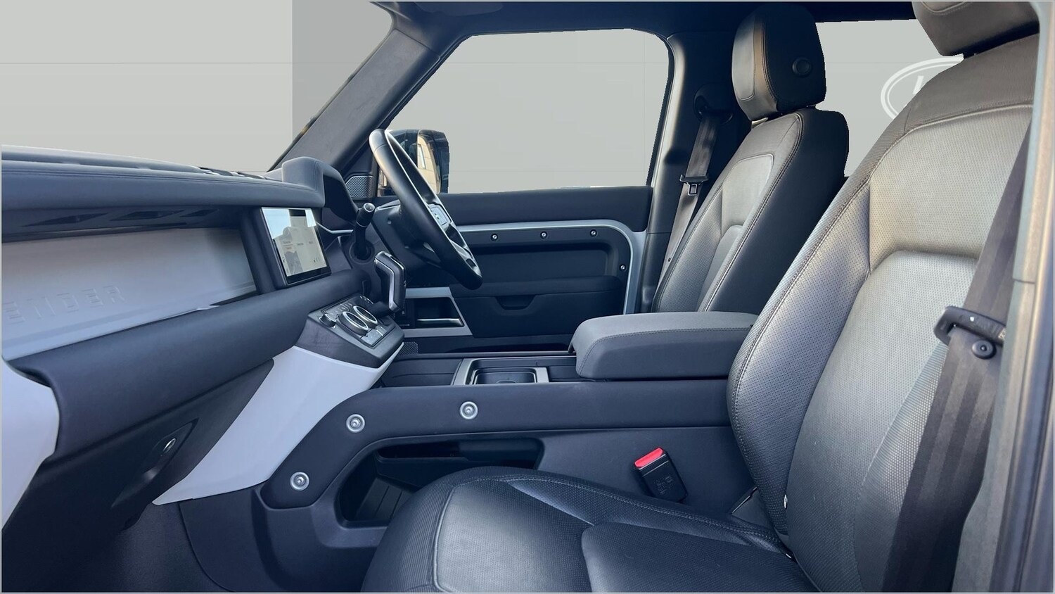 Used Land Rover Defender 2022 for sale - 76578486: Photo 3