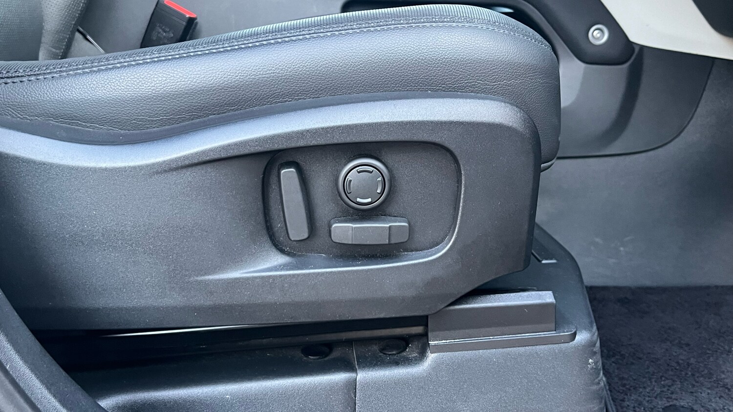 Used Land Rover Defender 2022 for sale - 76578486: Photo 36