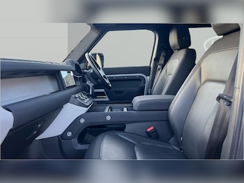 Used Land Rover Defender 2022 for sale - 76578486: Photo