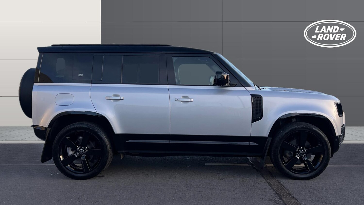 Used Land Rover Defender 2022 for sale - 76578486: Photo 5