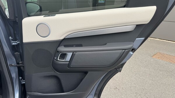 Used Land Rover Discovery 2021 for sale - 76287123: Photo 31