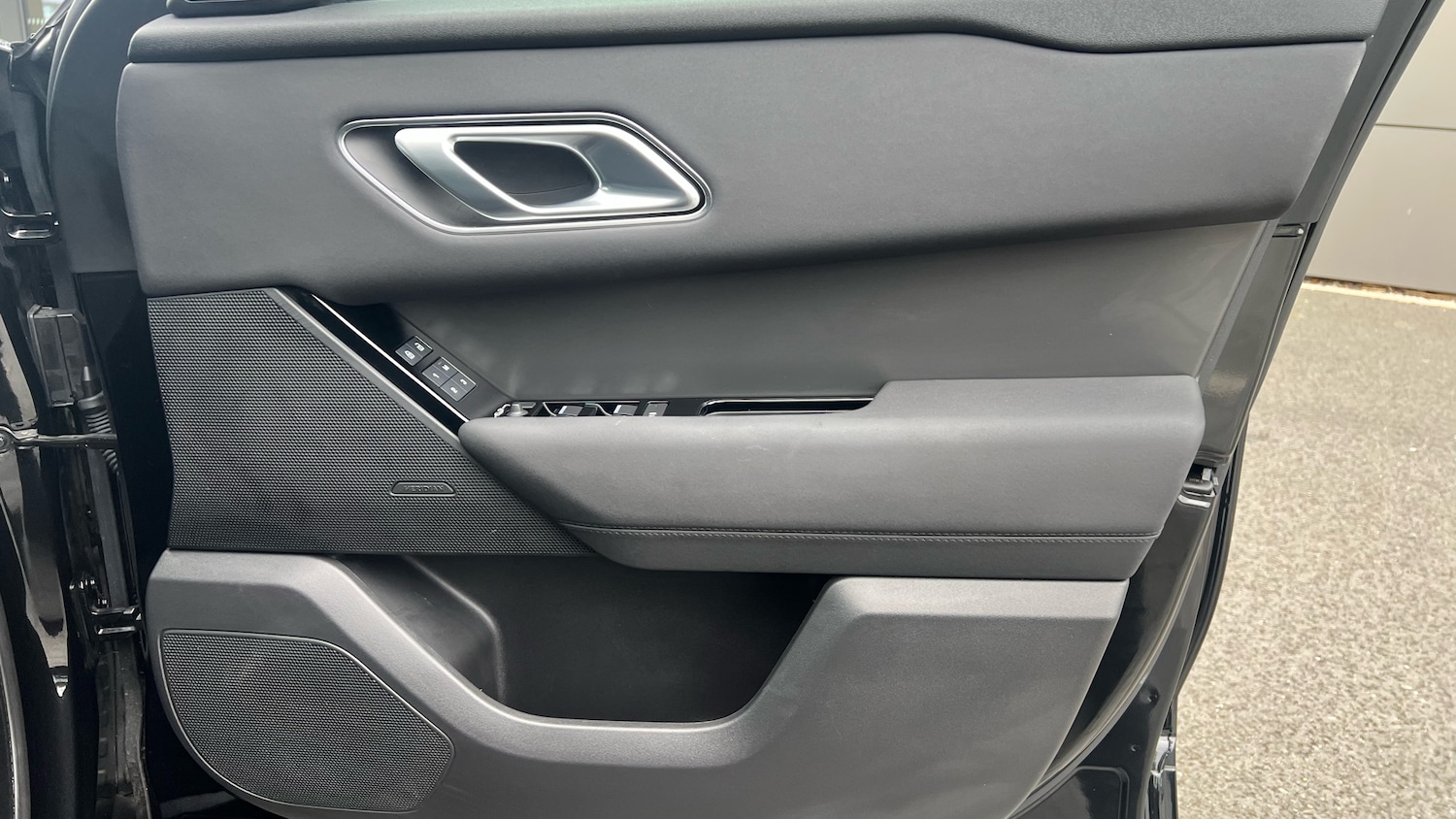 Used Land Rover Range Rover Velar 2024 for sale - 76565343: Photo 34