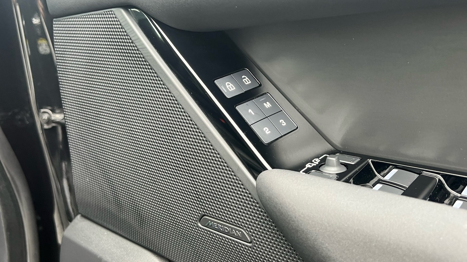 Used Land Rover Range Rover Velar 2024 for sale - 76565343: Photo 35