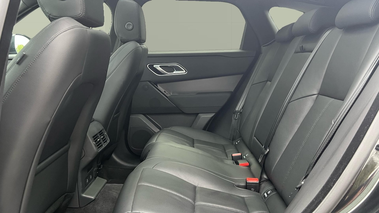 Used Land Rover Range Rover Velar 2024 for sale - 76565343: Photo 4