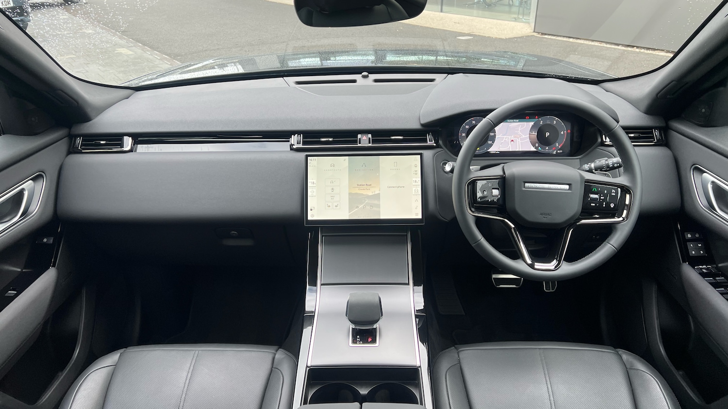 Used Land Rover Range Rover Velar 2024 for sale - 76565343: Photo 9