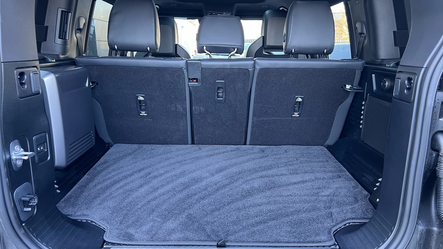 Used Land Rover Defender 2025 for sale - 77997410: Photo 10