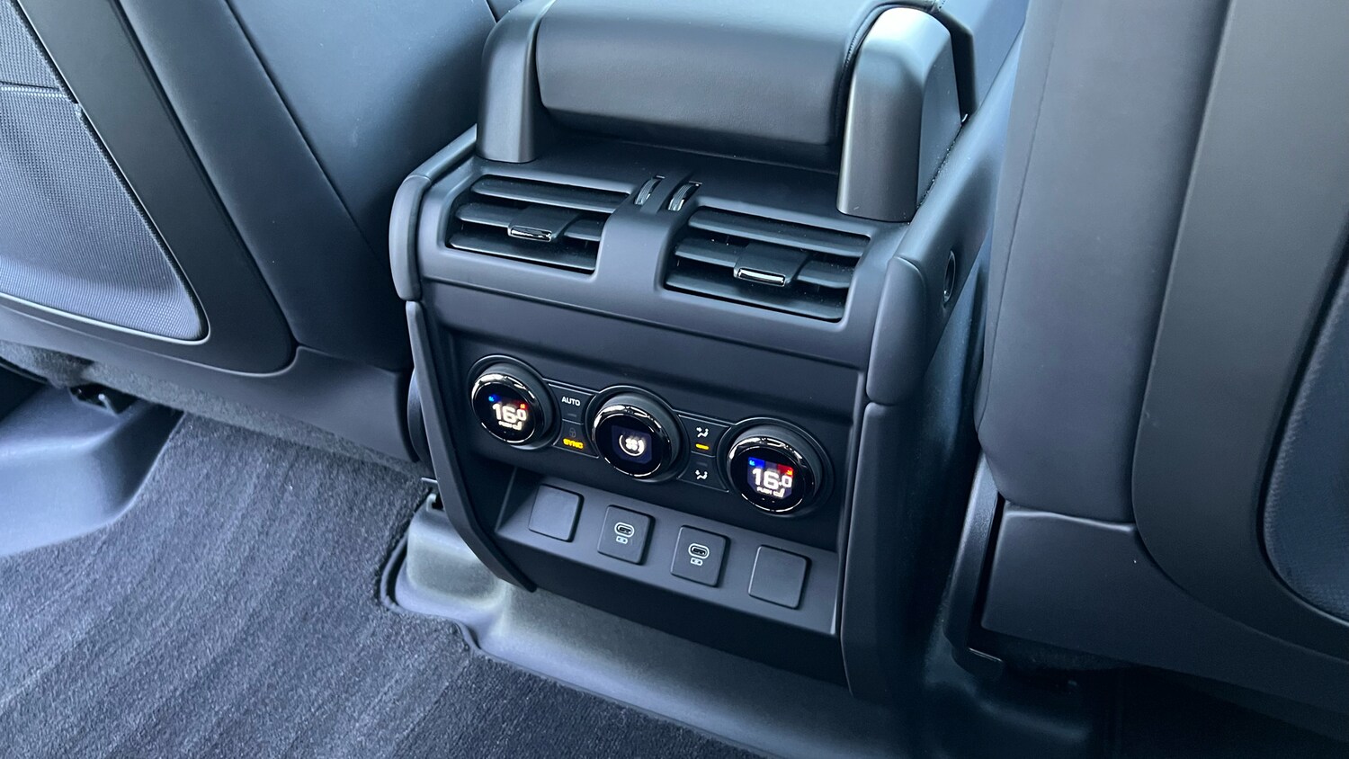 Used Land Rover Defender 2025 for sale - 77997410: Photo 18