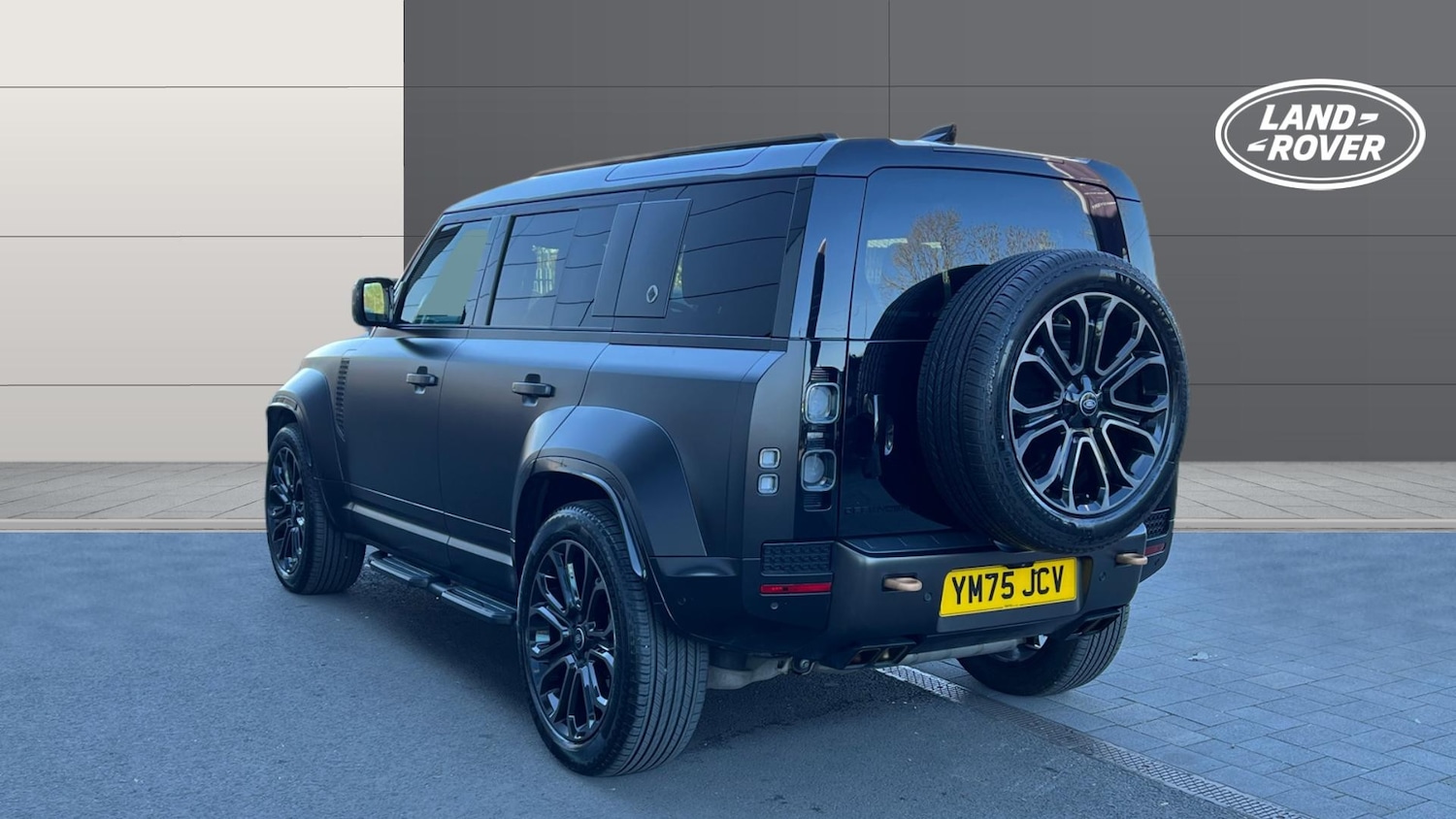 Used Land Rover Defender 2025 for sale - 77997410: Photo 2