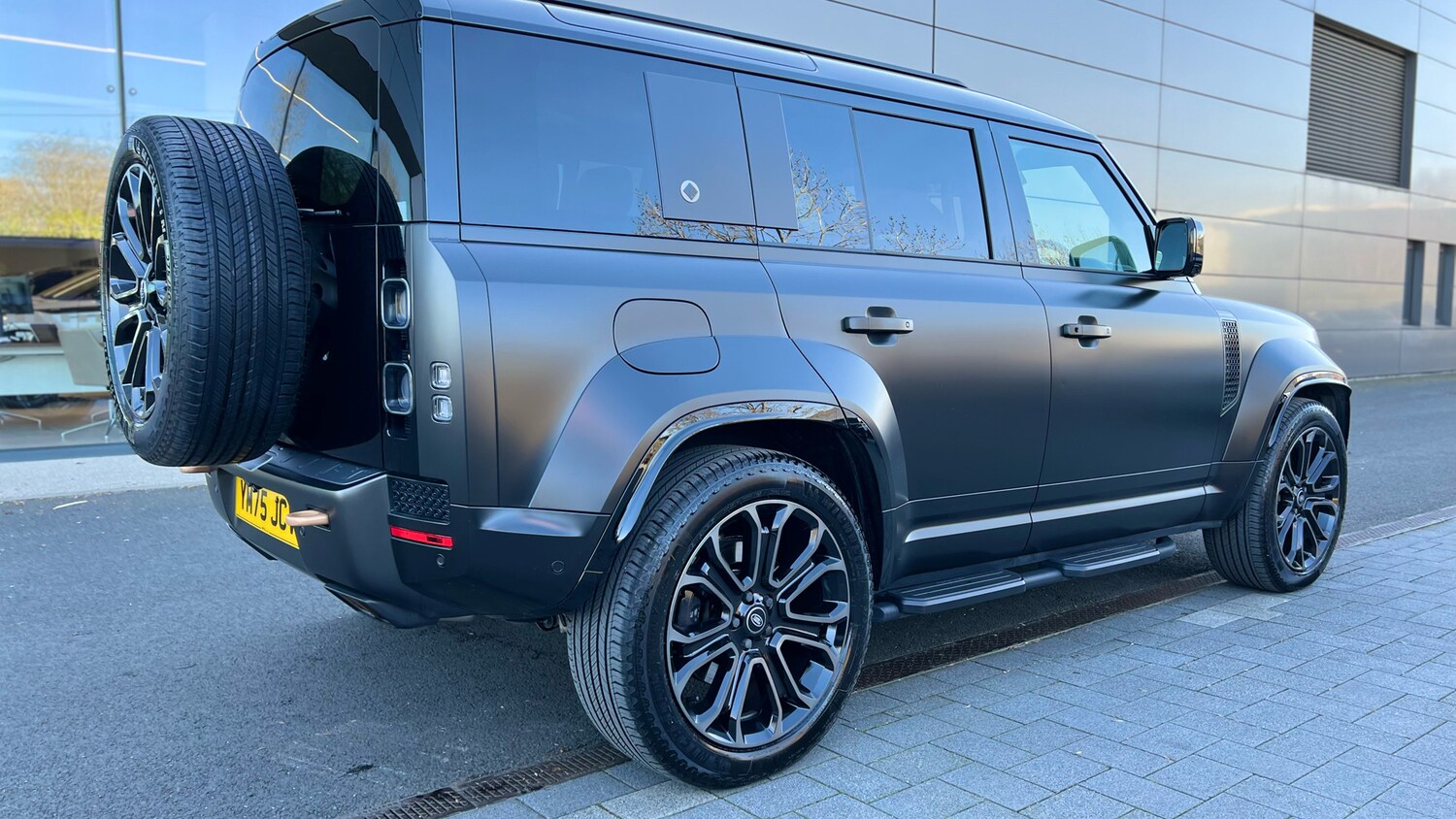 Used Land Rover Defender 2025 for sale - 77997410: Photo 27