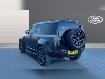 Used Land Rover Defender 2025 for sale - 77997410: Photo