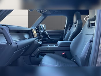 Used Land Rover Defender 2025 for sale - 77997410: Photo